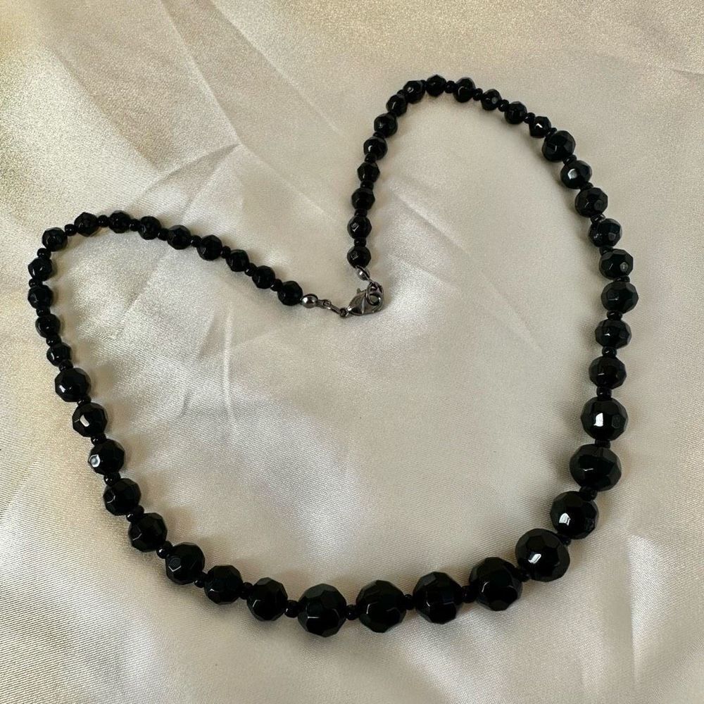 Black beaded necklace - Picture 7 of 8